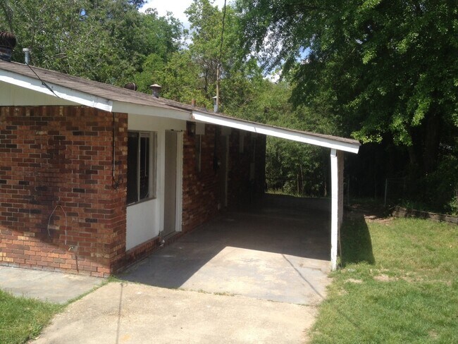 Building Photo - **UPCOMING**Midtown Columbus 3 bedroom/2 b...