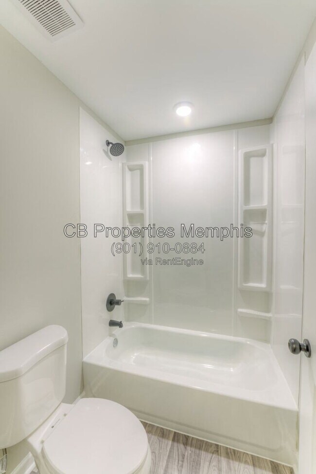 Building Photo - 652 Ayers St