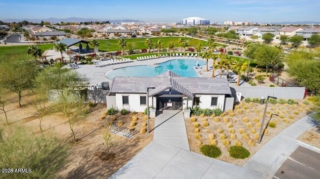 Building Photo - 9022 W San Miguel Ave