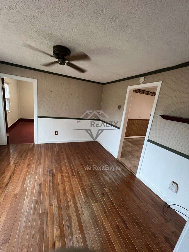 Building Photo - 1244 Mountain View Rd