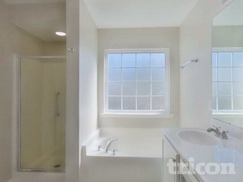 Building Photo - 144 Phoenix Ln