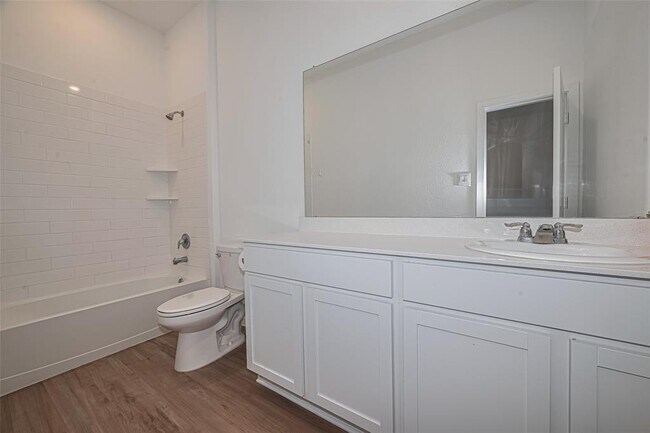 Building Photo - 5110 Sunvalley Bend Dr