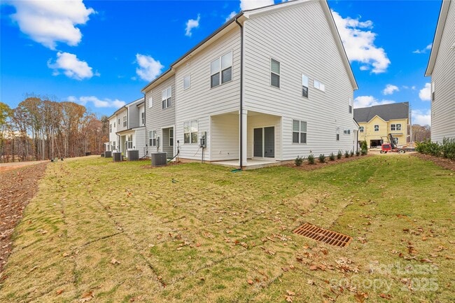 Building Photo - 9646 Munsing Dr