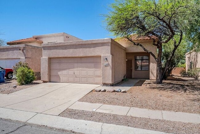 Building Photo - Pending/ Rented - Charming 3-bedroom, 2-ba...
