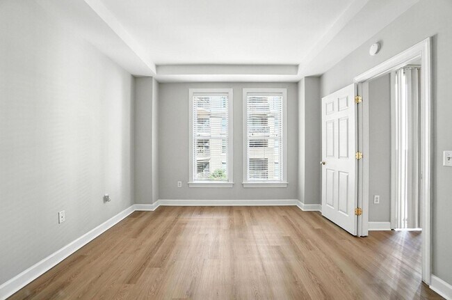 Building Photo - Uptown Condo!