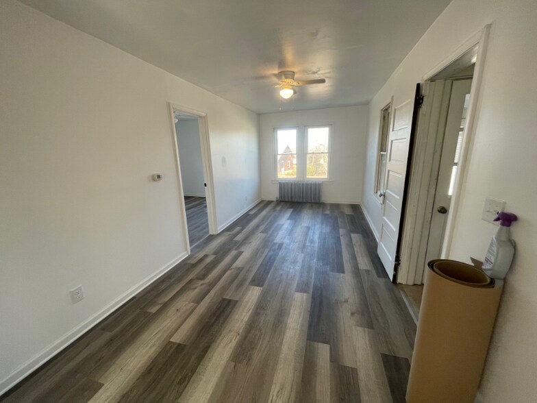 Building Photo - 2438 S 5th St