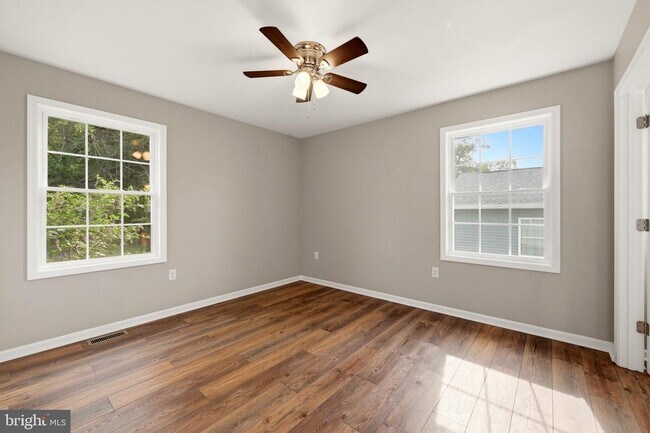 Building Photo - 640 Jenkins Ln