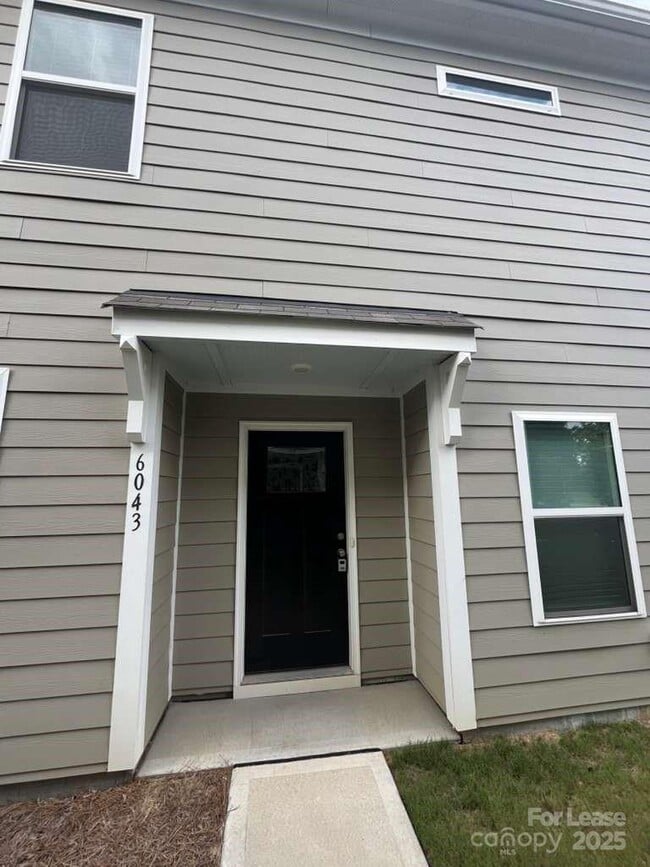 Building Photo - 6043 Rizer Dr