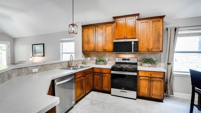 Building Photo - 725 Crane Canyon Pl