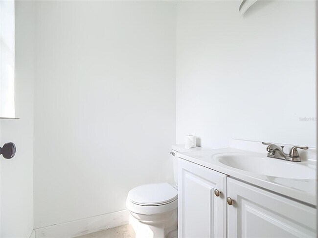 Building Photo - 201 Valencia Dr