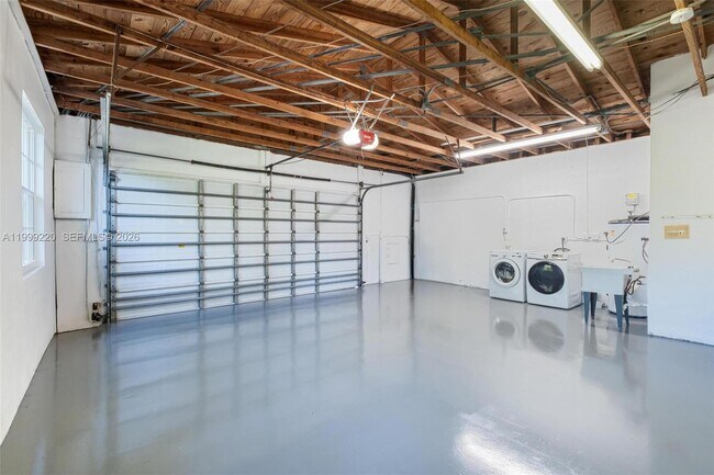 Building Photo - 11401 SW 72nd Pl