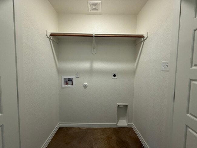 Building Photo - 1157 Lindsey Dr