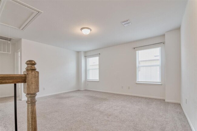 Building Photo - 3201 E College Park Dr