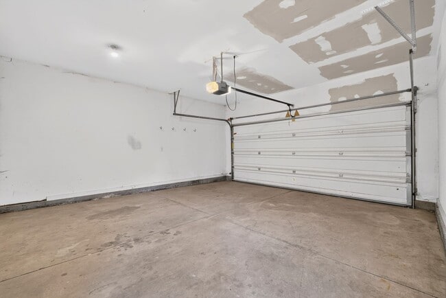 Building Photo - 2105 N 33rd St
