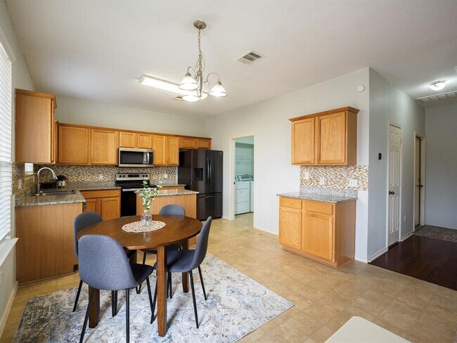 Building Photo - 13504 Richard Nixon St