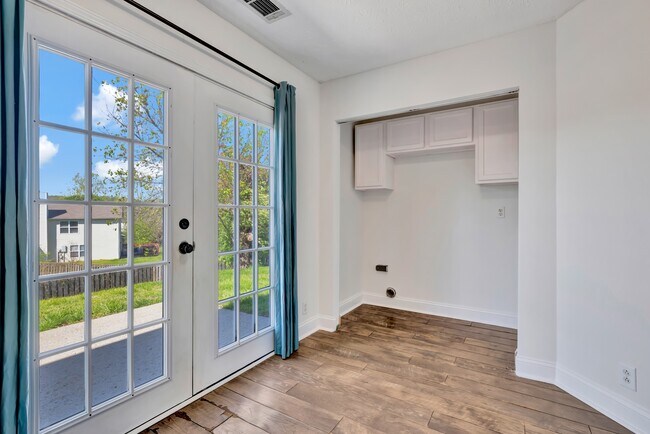 Building Photo - 7109 Commonwealth Cir