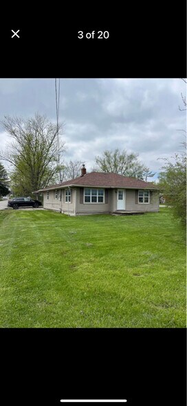 Building Photo - 702 W Curtsinger Dr