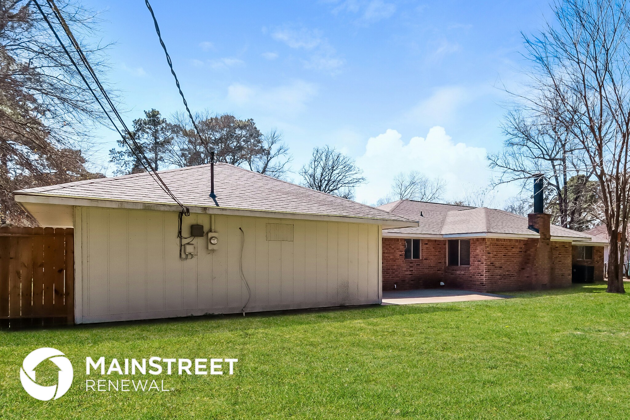 Building Photo - 2662 S Woodloch St