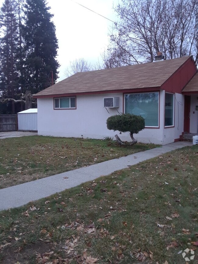 Building Photo - Cozy 2 bedroom single family home!!
