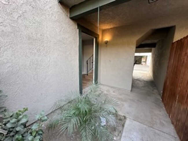 Building Photo - RV T 1708