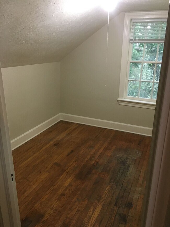 Building Photo - 1143 A&amp;B N Broad St.