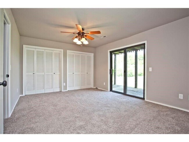 Building Photo - 14 Shakespeare Dr