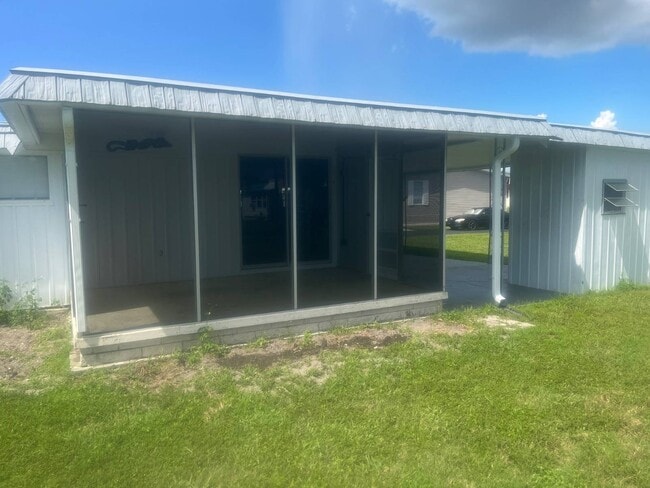 Building Photo - 7100 Ulmerton Rd