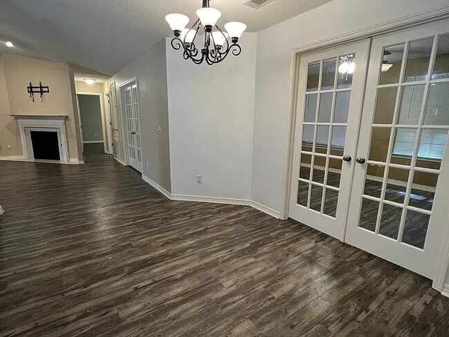 Building Photo - 1424 Roebling Tr