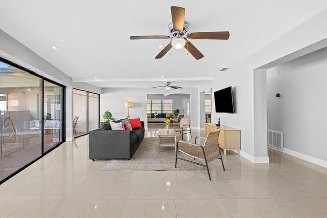 Building Photo - 1601 NE 63rd St