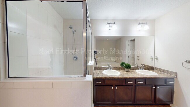 Building Photo - 5000 Magnolia Valley Dr