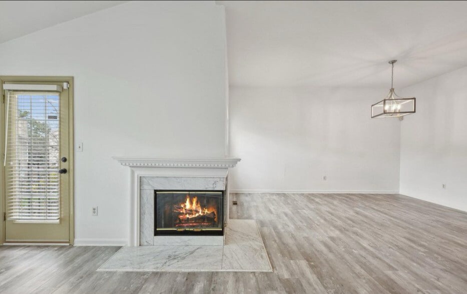 Building Photo - 7813 Flager Cir