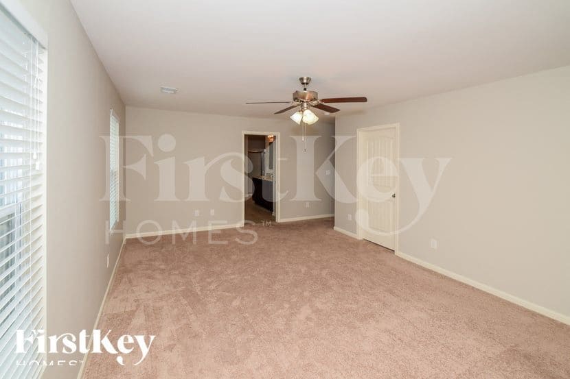Building Photo - 166 Rosegate Dr