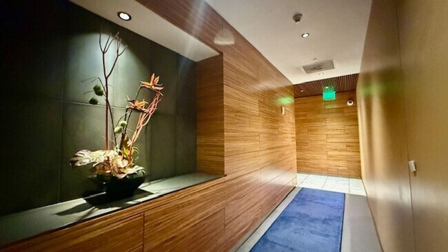 Building Photo - 2BR 2BA @ The BLU in SOMA/South Beach -AMSI