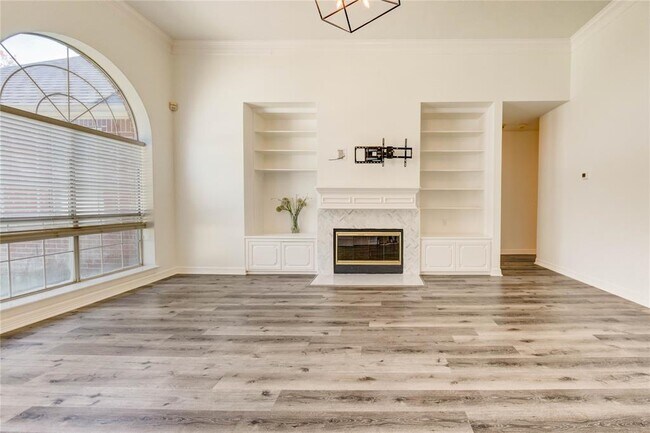 Building Photo - 8803 Memorial Creek Dr