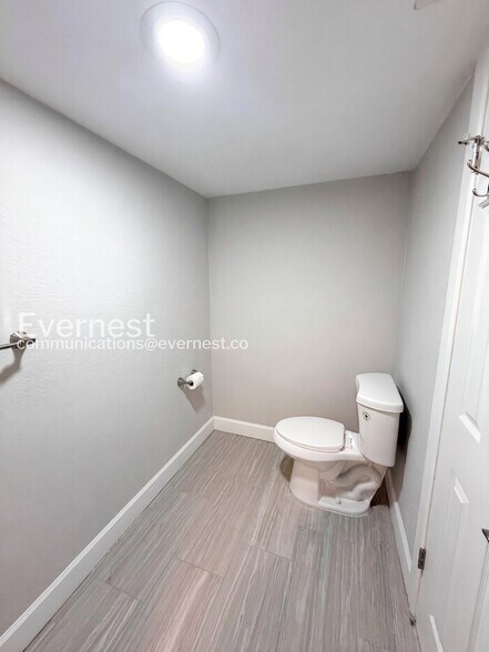 Building Photo - 13601 Frigate Ct