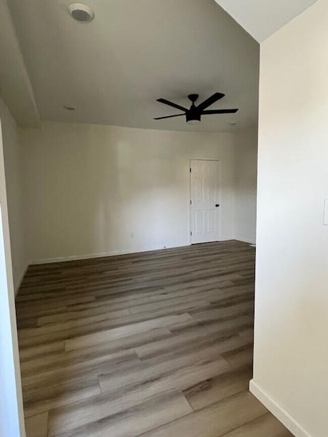 Building Photo - 1424 California Ave