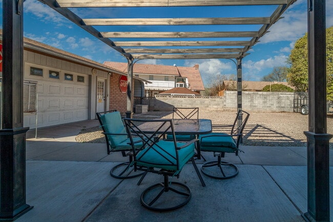 Building Photo - Looking for private, affordable, off campu...