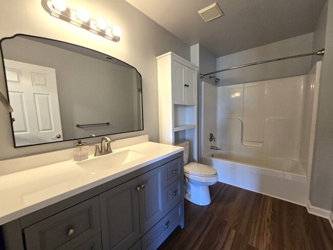 Building Photo - 3 Bed, 2.5 Bath Home in the Waterfront Community of Orchard Cove