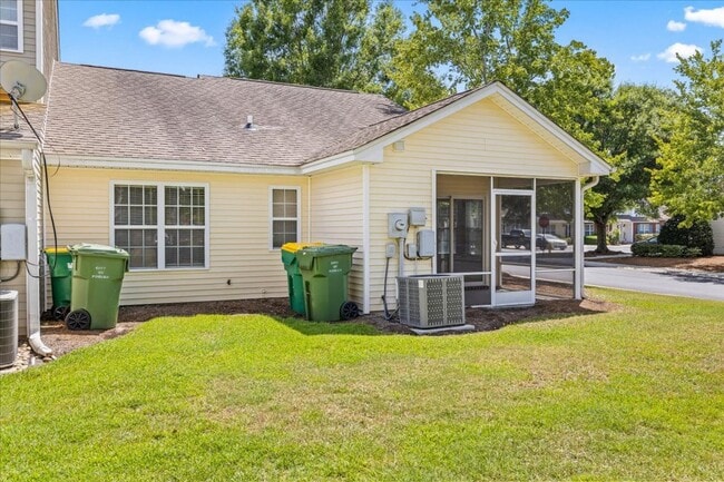 Building Photo - 205 Sonata Cir