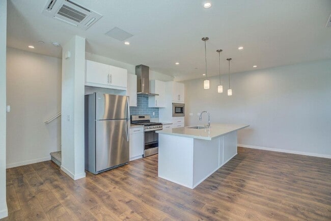 Building Photo - Modern Living at The MIll Gorgeous 2bed/2.5bath home