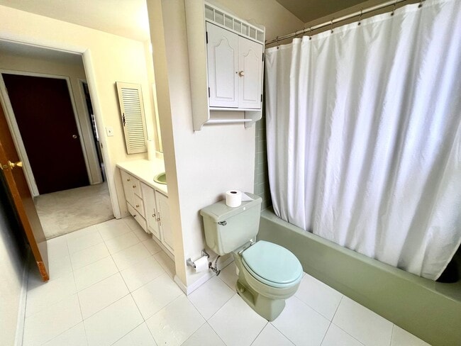 Building Photo - Beautiful Home - 3 Bedroom 2.5 Bathroom - ...