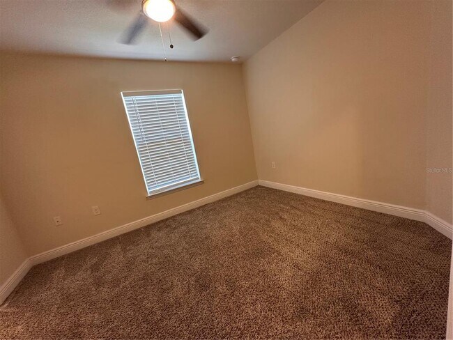 Building Photo - 402 Edith Dr