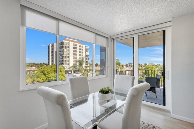 Building Photo - 6295 Bahia Del Mar Cir