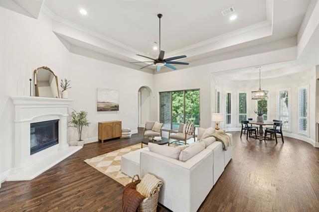 Building Photo - 204 Chisholm Trail