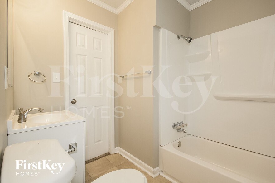 Building Photo - 7107 Willow Green Ct SW