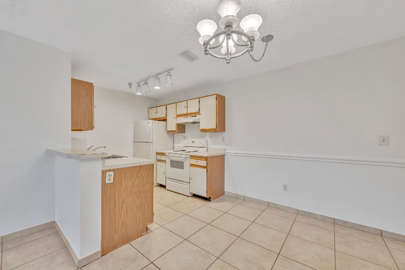 Building Photo - 10265 Gandy Blvd N