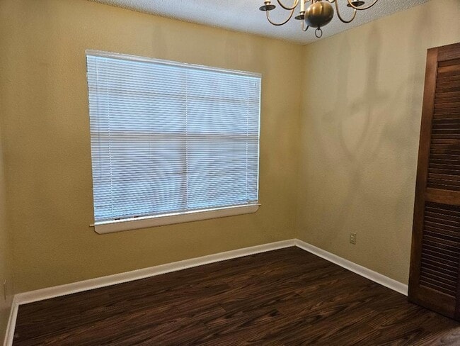 Building Photo - 16 N Ave B