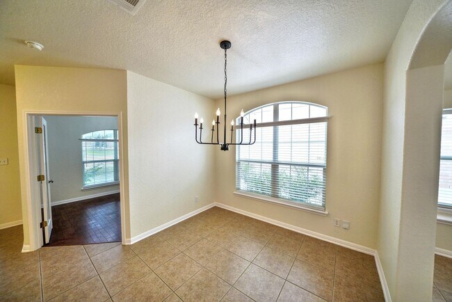 Building Photo - Stunning  Home in the Highly Sought-After ...