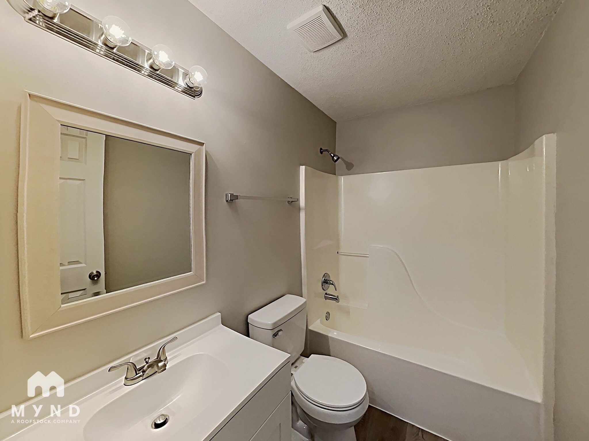 Building Photo - 5612 Kaitlyn Dr W