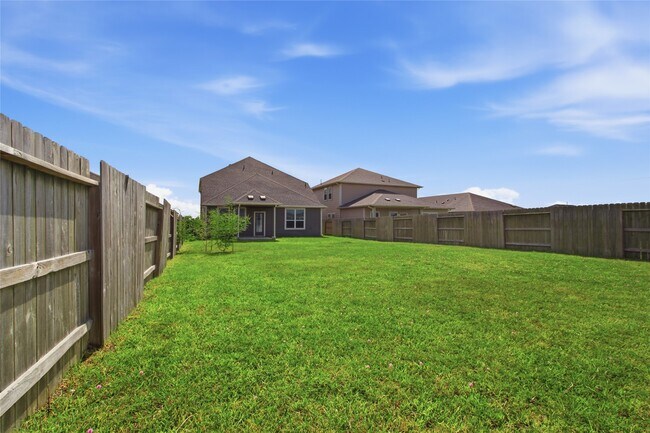 Building Photo - 7302 Toluca Dr